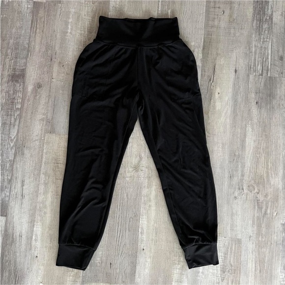 ✨ ATHLETA SALUTATION JOGGERS ✨ - Picture 4 of 12